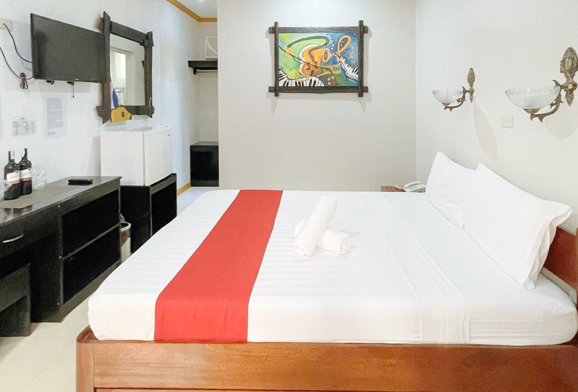 Reddoorz At New Casamila Hotel Palawan Puerto Princesa Bagian luar foto