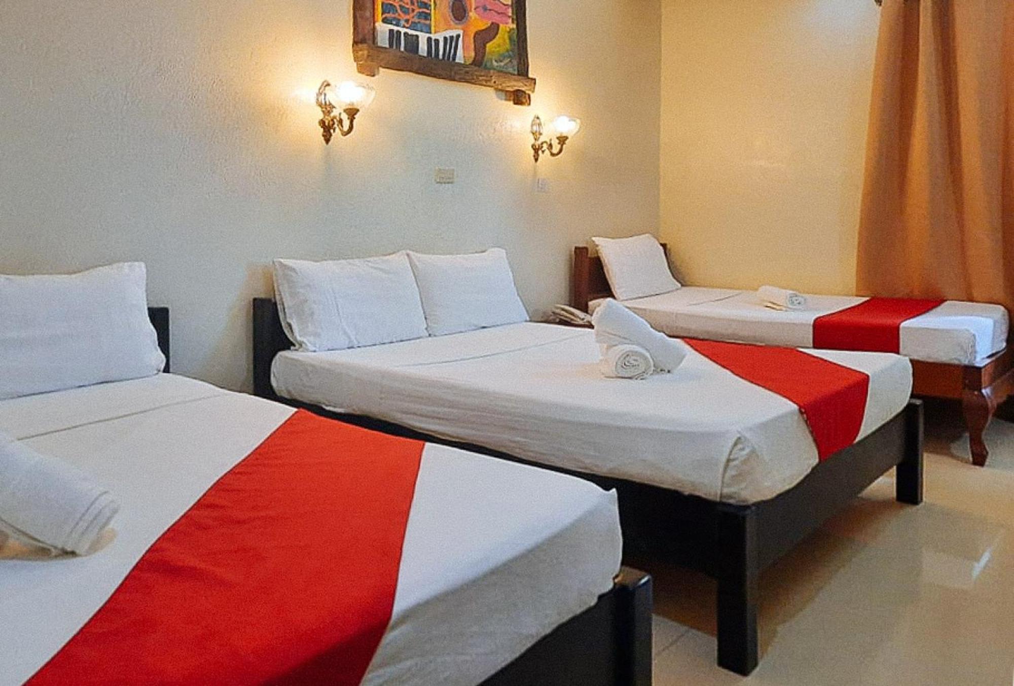 Reddoorz At New Casamila Hotel Palawan Puerto Princesa Bagian luar foto