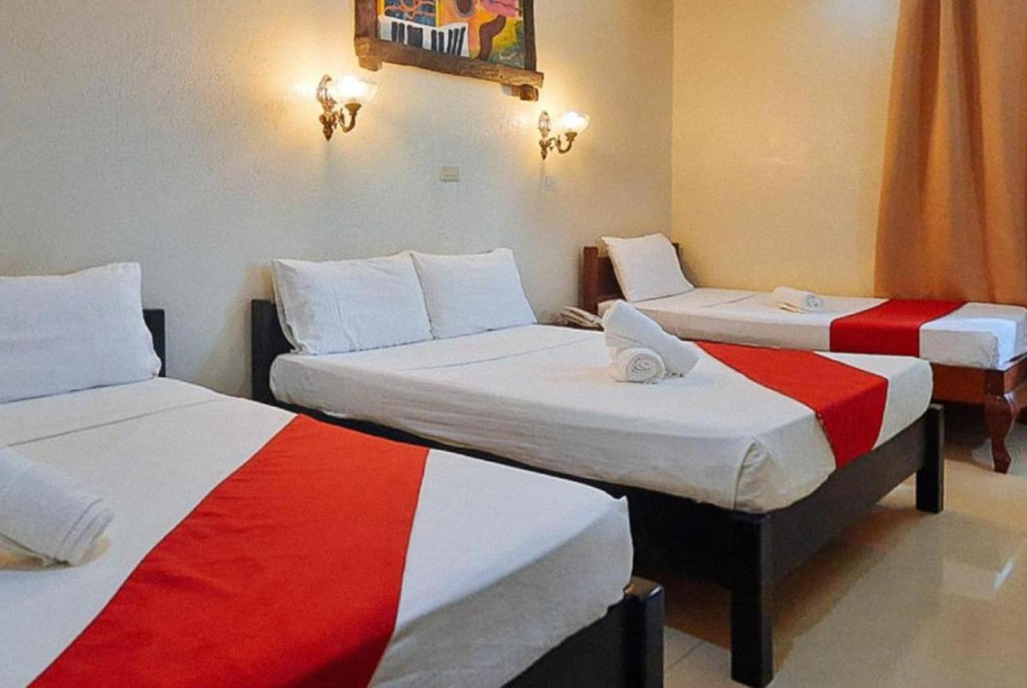 Reddoorz At New Casamila Hotel Palawan Puerto Princesa Bagian luar foto